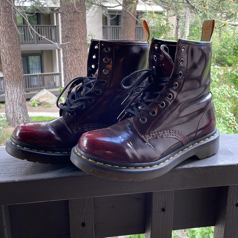 Dark Cherry Red Dr Martens. Size 7. 🥾🥾
